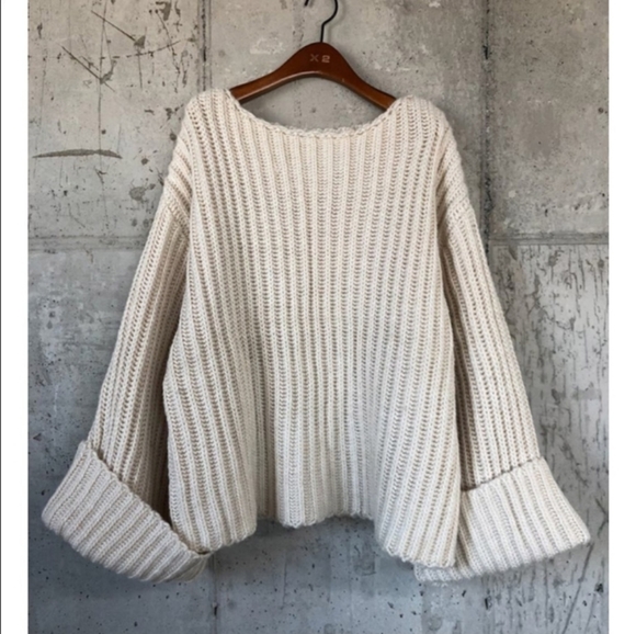 Chunky Wool Knit Sweater - Picture 2 of 3